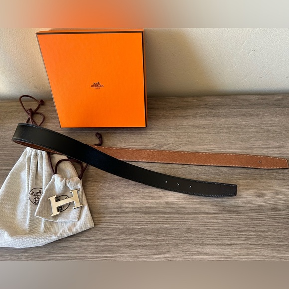 Hermes 32mm Gold and Black Reversible Leather Belt Silver H Buckle, Size 90 - Picture 9 of 17